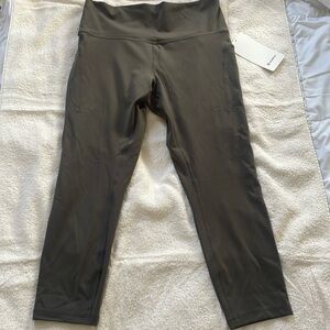 Lululemon Wunder Train HR crop w/ pockets